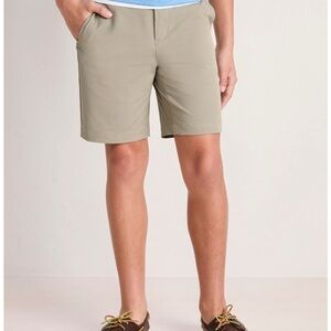 Vineyard Vines Boys performance shorts size 14